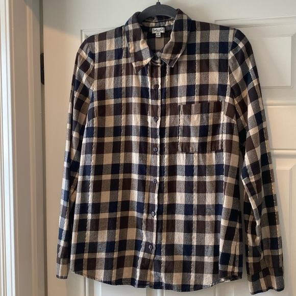 Flannel button down - Picture 1 of 4